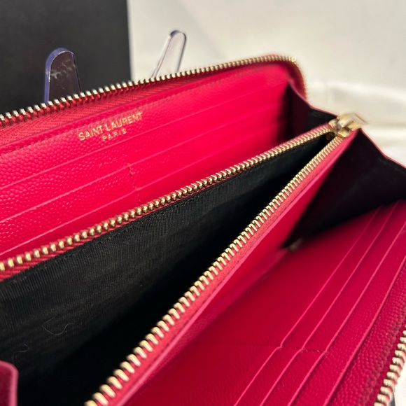 Saint Laurent Matelasse Grain de
Poudre Monogram Zip Around - Picture 3 of 16